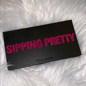 KYLIE COSMETICS — SIPPING PRETTY Eyeshadow Palette